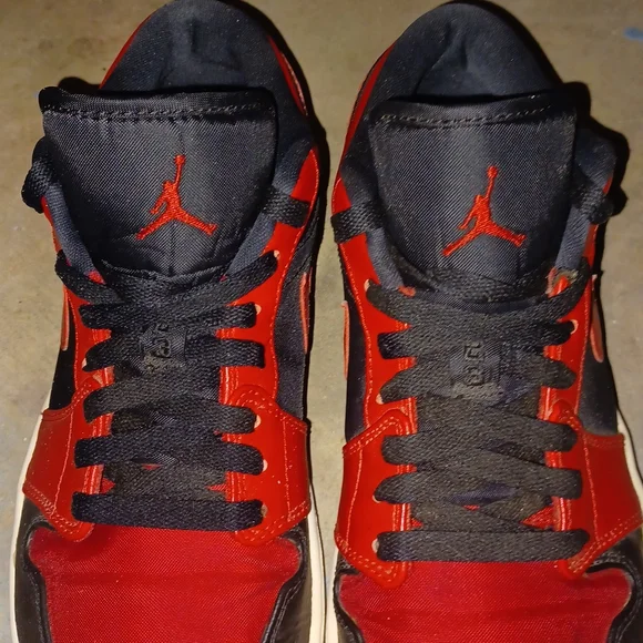 Retro Jordan 1s low's - Picture 7 of 9